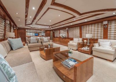 101 Hargrave yacht salon