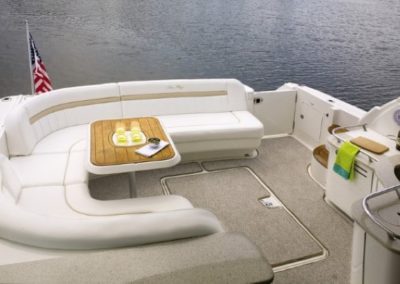 48 Searay yacht aft deck seating