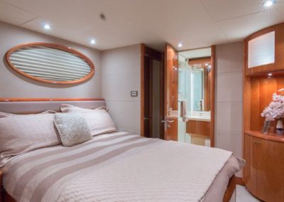 84 Lazzara yacht guest cabin