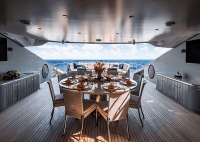 150 Palmer Johnson yacht alfresco dining