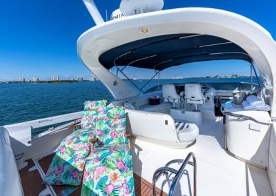 59 meridian yacht flybridge seating