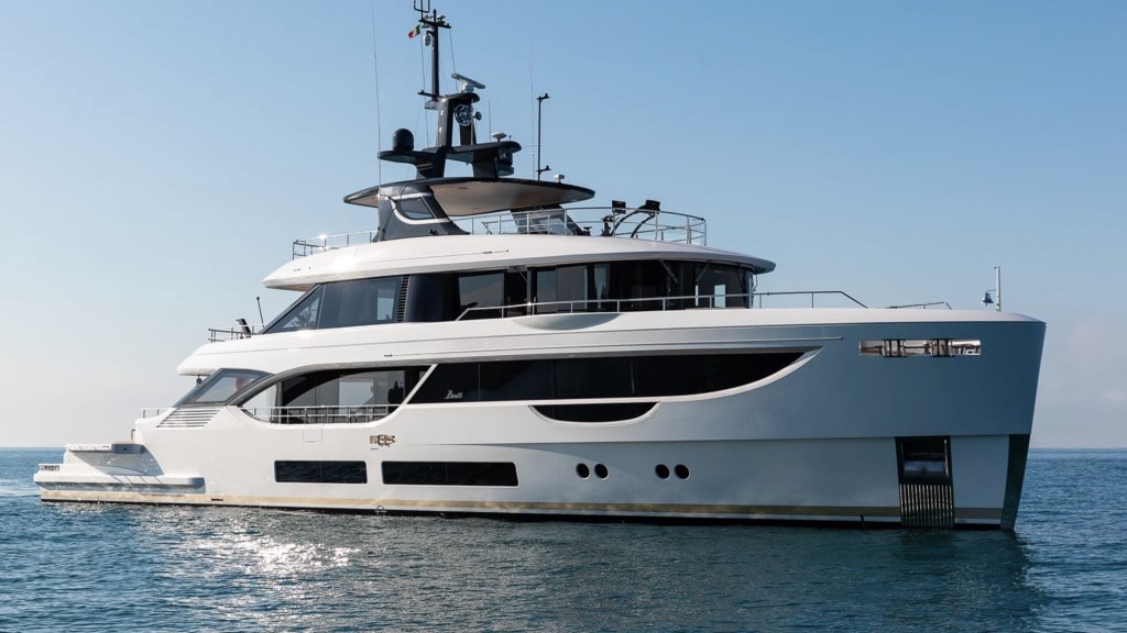 111 luxury rental yacht Benetti 111 luxury rental yacht Benetti